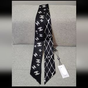 NWT Skinny Scarf Twilly